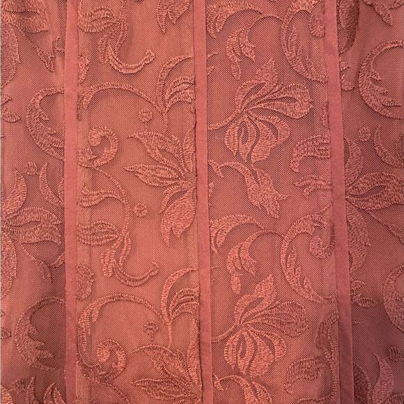 Antonio Melanie Burgundy colored lace dress size 2 - Picture 4 of 5